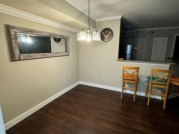 5th image of 803 Villa Cir #803