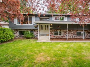 7030 Valley View Dr, Gladstone, OR
