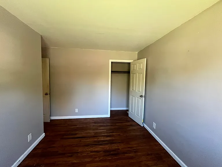 5836-5840 Glendora Rd — Photo 8