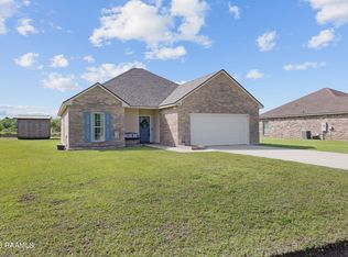 1102 Bridgetowne Ln, Breaux Bridge, LA 70517