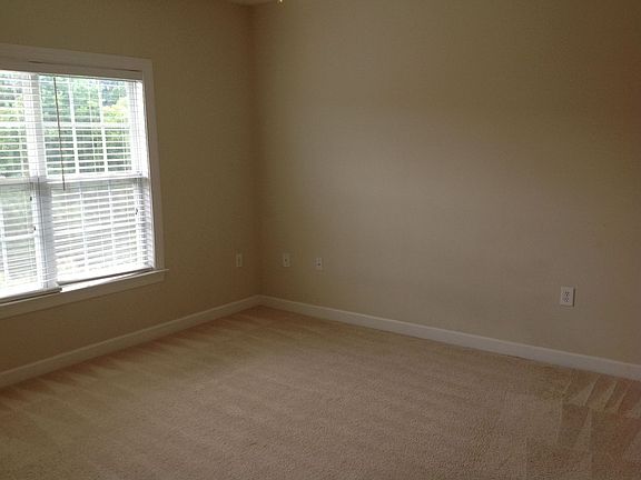 5th image of 104-203 Sunset Cir