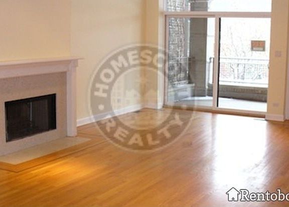 2nd image of 1044 W Waveland Ave