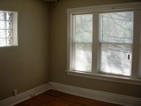 5th image of 5341 Bancroft Ave APT 2E