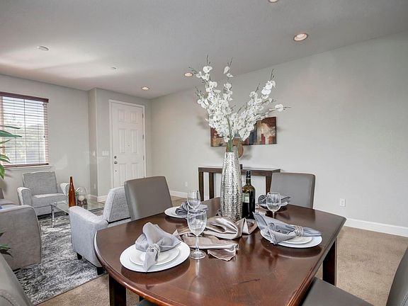 4th image of 2679 Coranado St