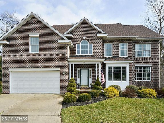 Largest Model in Saddle Ridge. End of Culdesac