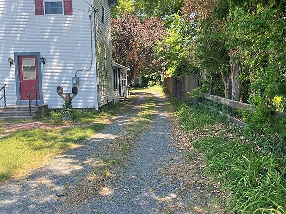 3rd image of 41 King St