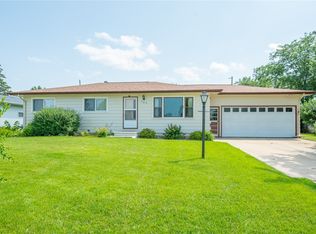 506 Pleasantview Rd, Marshalltown, IA 50158