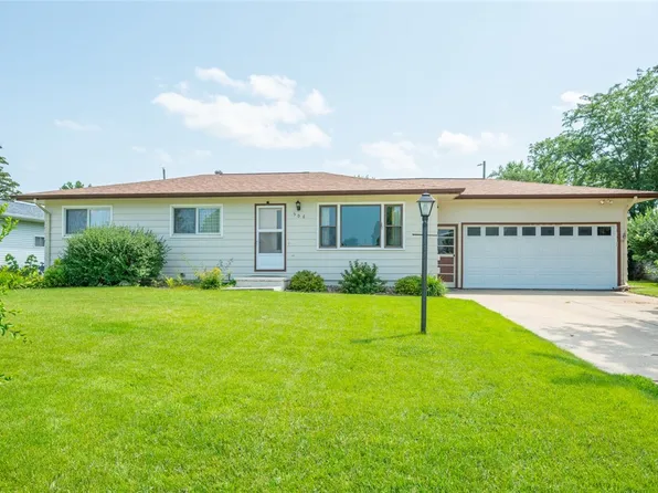 506 Pleasantview Rd, Marshalltown, IA 50158