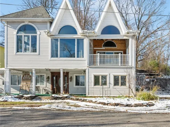 584 Apple Dr, Coventry Township, OH 44319