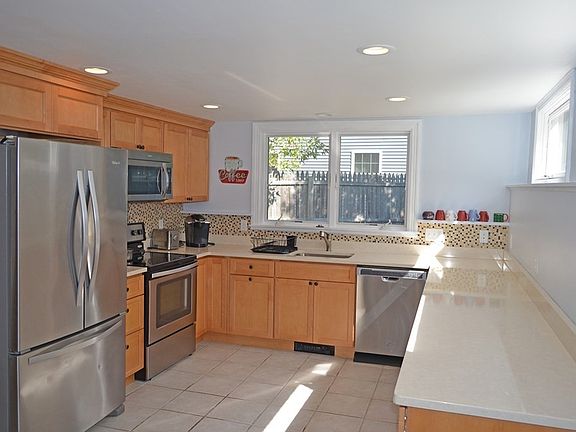 5th image of 11 Parker St #B