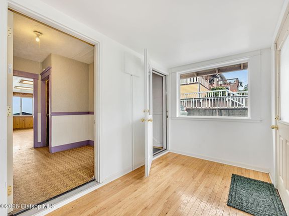 4th image of 590 Rivington St