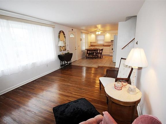 5th image of 217 Dalton Dr