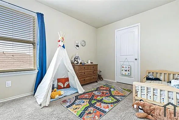 1404 Basswood Ln — Photo 17