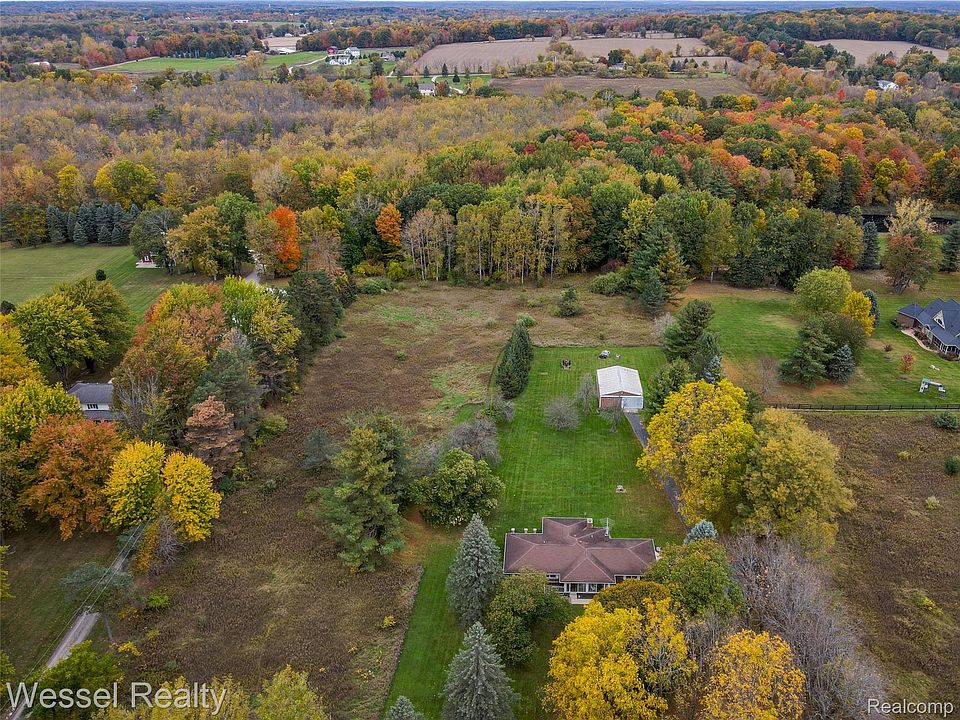 2675 Mckail Rd, photo 3