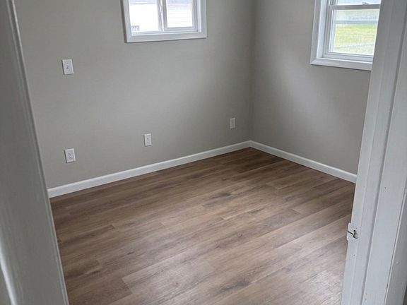 3rd image of 721 Orwood Pl