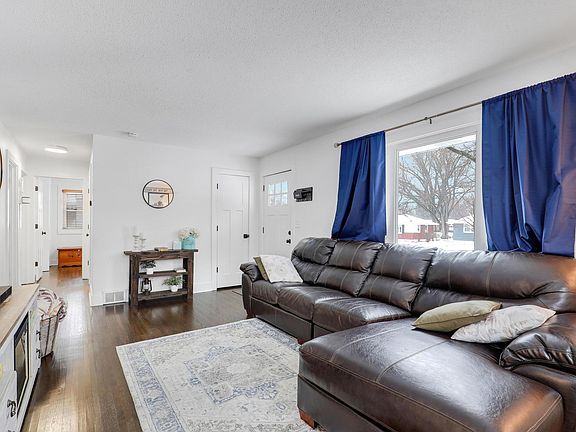 5th image of 3424 Wilshire Pl NE