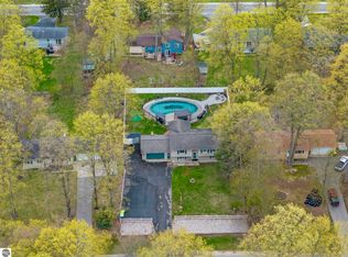1891 Hummingbird Ln, Traverse City, MI 49696
