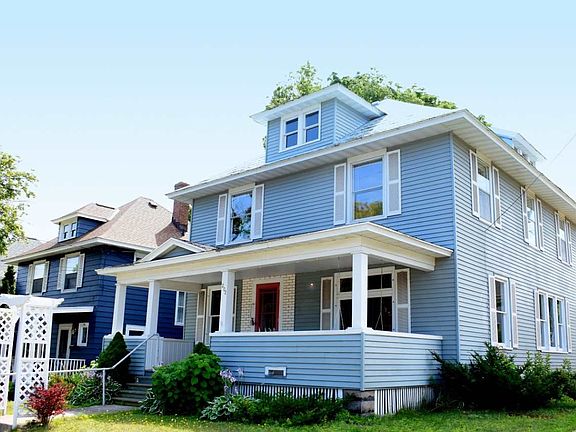 2nd image of 202 E Hewitt Ave