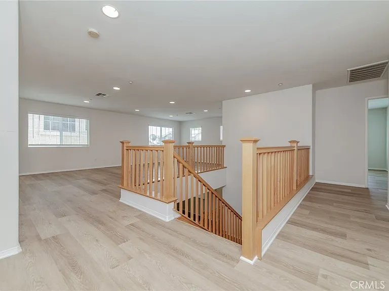 16432 Landmark Dr — Photo 24