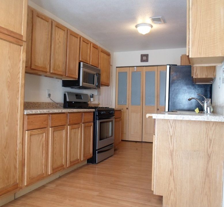 2nd image of 1467 Hialeah Dr APT A