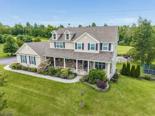 10 Highlands Way, Lopatcong Twp., NJ 08865