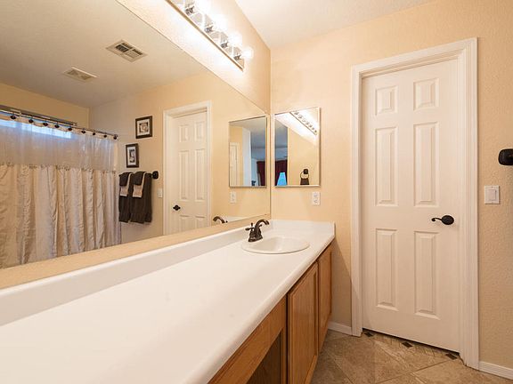 5th image of 3032 W Horsham Dr