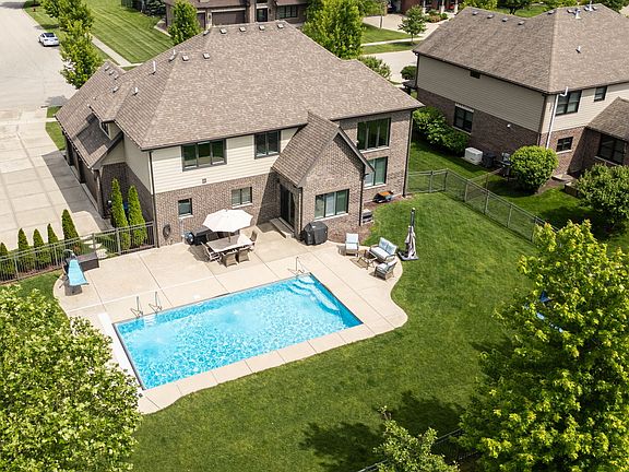 4th image of 2057 Water Chase Dr