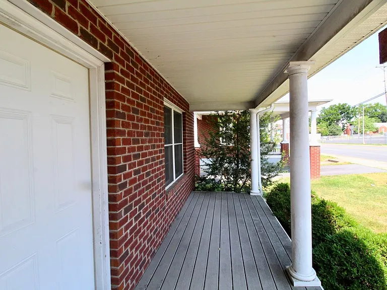 301 W Market St — Photo 3
