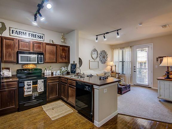 3rd image of 3198 Parkwood Blvd #63nerg2ct