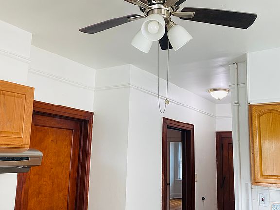 4th image of 336 Prescott St APT 1