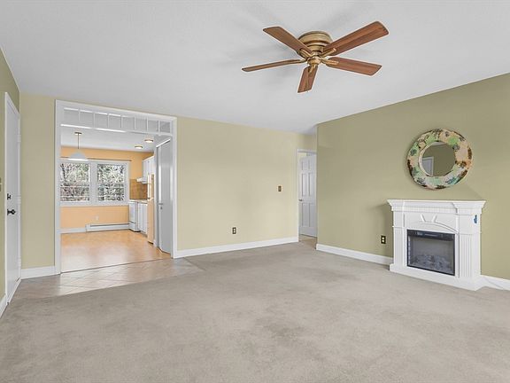 4th image of 108 Litchfield Pines Dr APT D