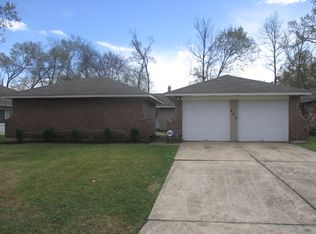 423 N Compass Rose Cir, Crosby, TX 77532