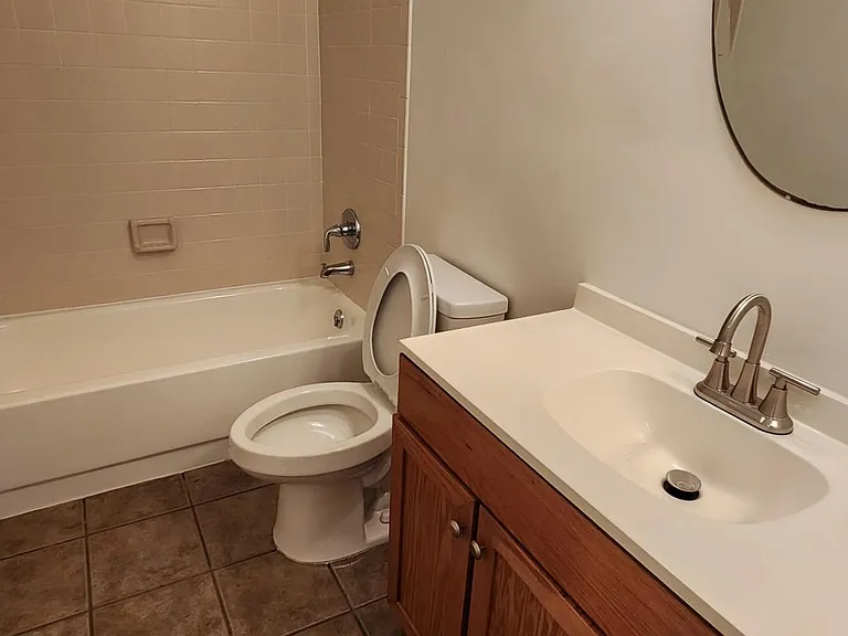 2nd bathroom with soaking tub