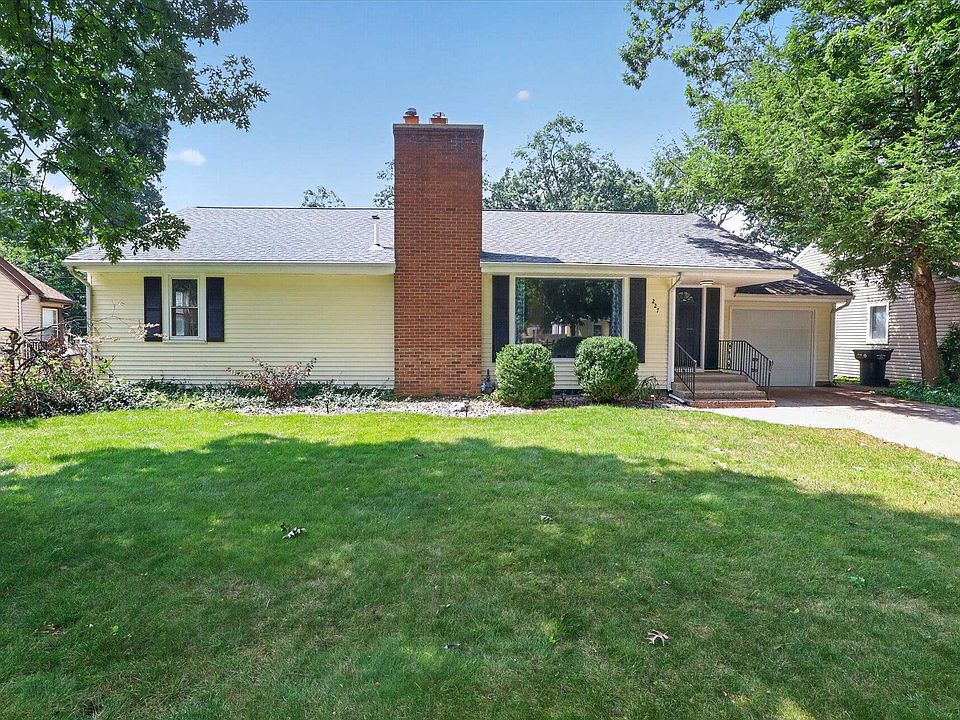 1st image of 227 Devonshire Dr