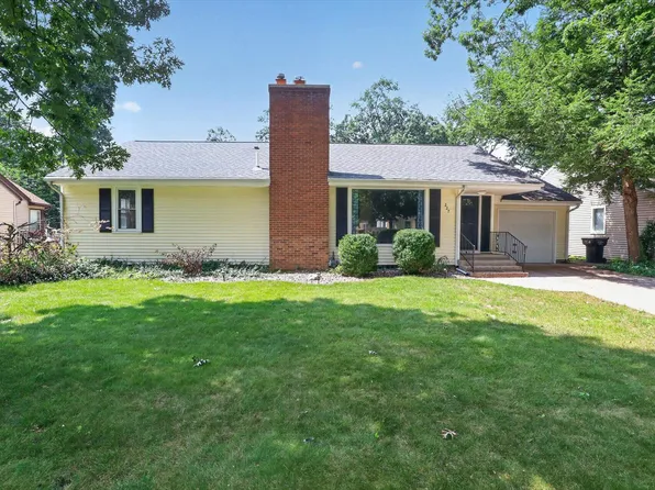 227 Devonshire Dr, South Bend, IN 46615