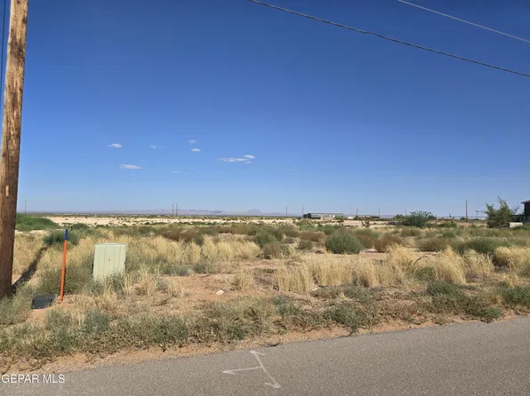 757 Dash St, Chaparral, NM 88081