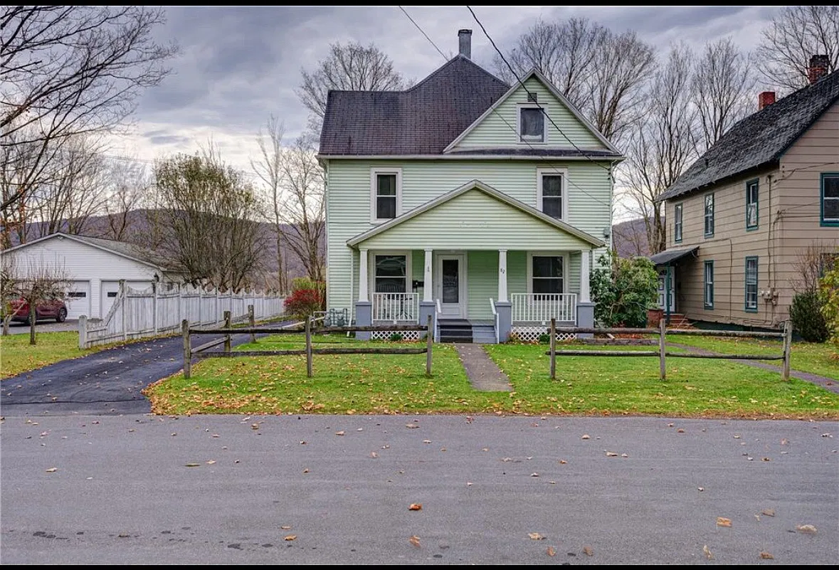 3 bed, $1,850 — Photo 1