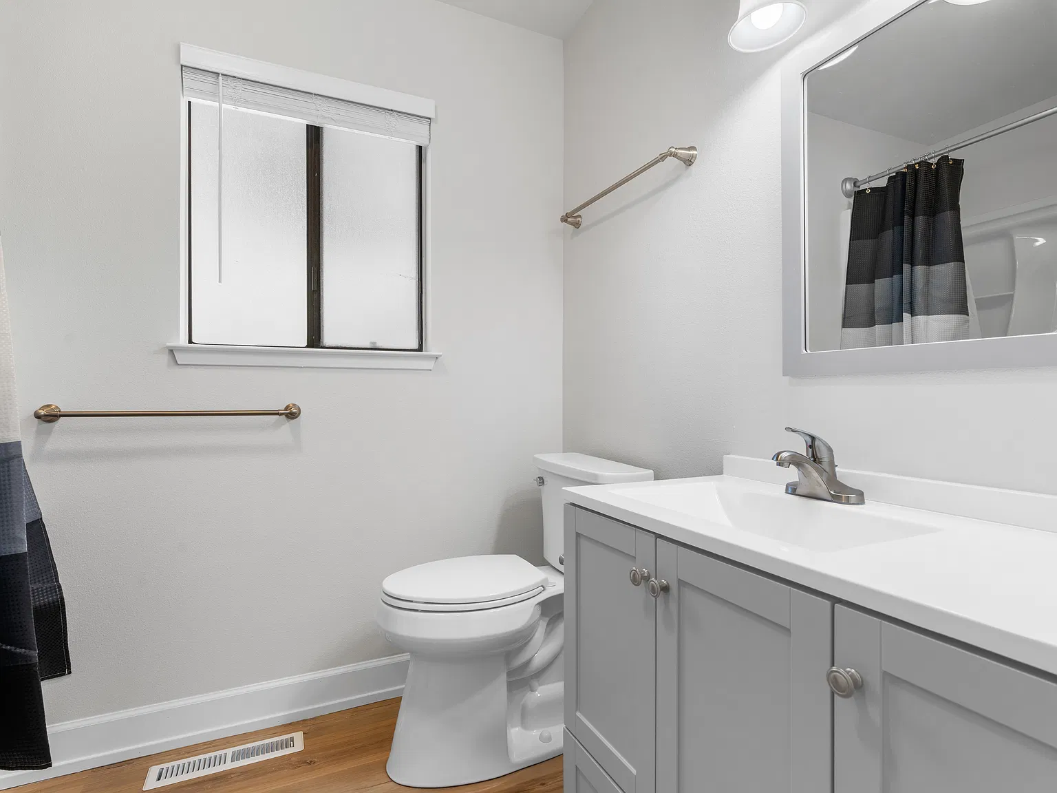 2 bed, 1.5 bath, 1050 sqft, $2,200 — Photo 4