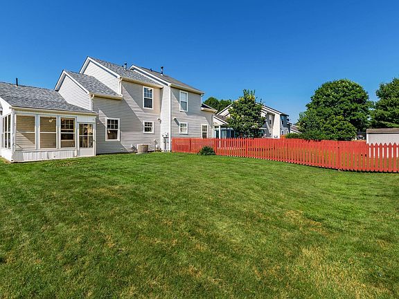 4th image of 733 Midway Dr