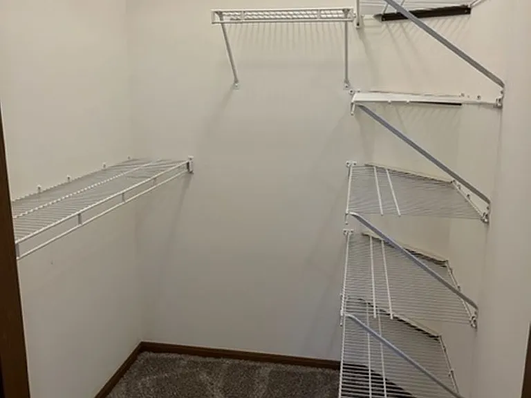 Hollow Creek IV Apartments — Photo 32