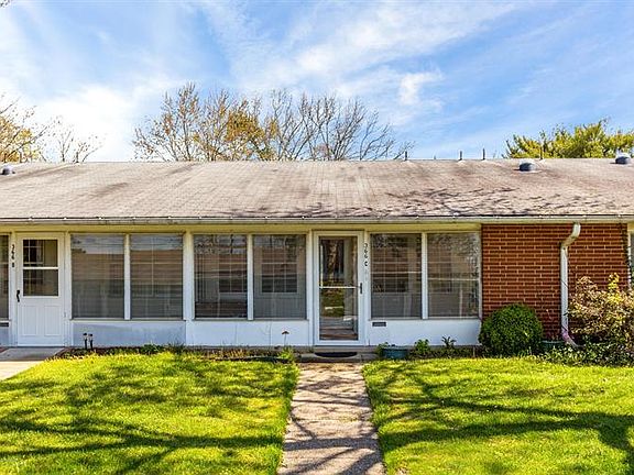 2nd image of 366C Chesterfield Ct #1003
