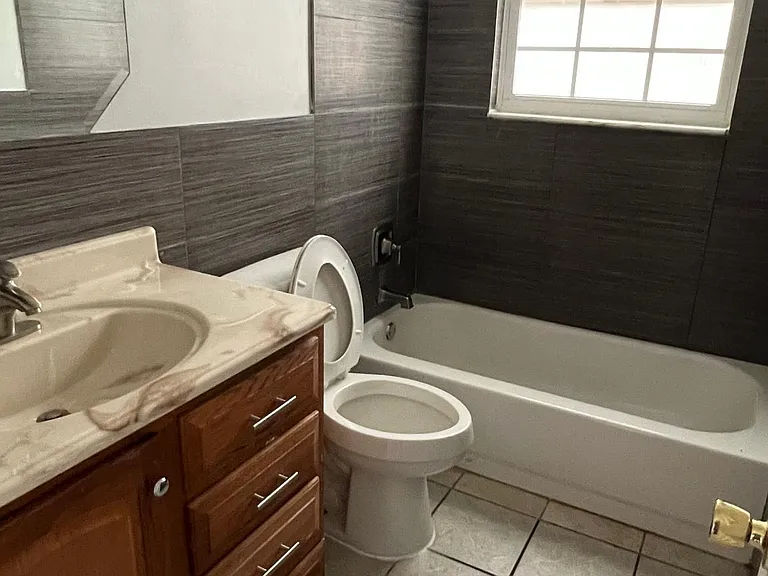 3973 Chestwood Ave — Photo 10