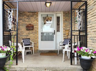 115 Glovers Rd, Oshawa, ON L1G3Y1