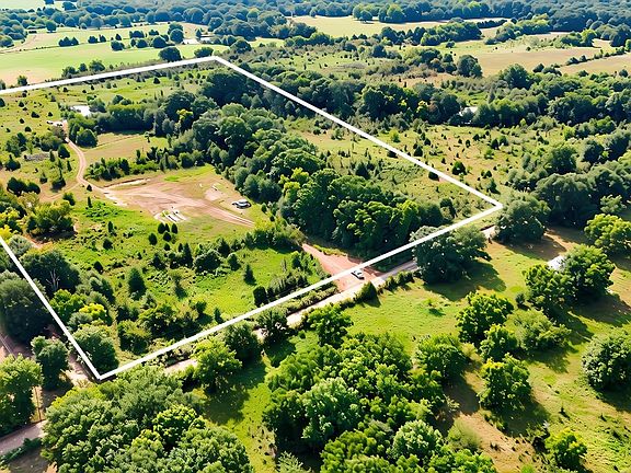 3rd image of 4070 Road