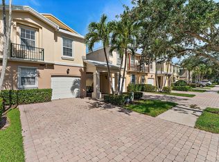 313 Salinas Dr, Palm Beach Gardens, FL 33410