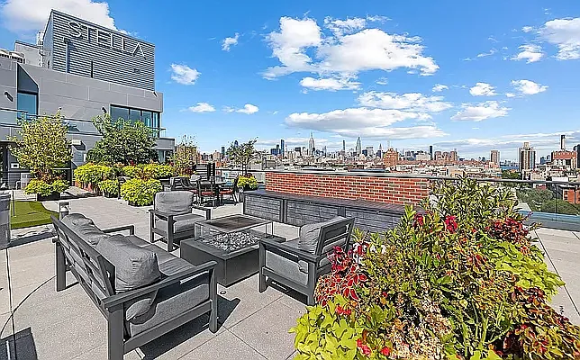Rented by Manhattan Realty Group | media 9