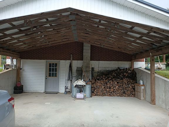 4th image of 620 Henson Creek Rd