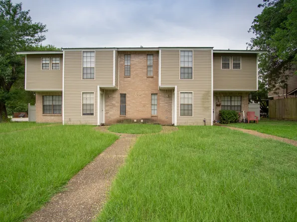 1801 Woodsman Dr APT D, College Station, TX 77840