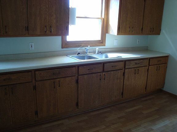 3rd image of 1220 2nd St N