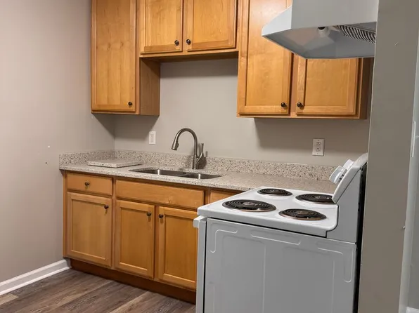Santana - Princeton, 80 N Princeton Cir #B, Lynchburg, VA 24503